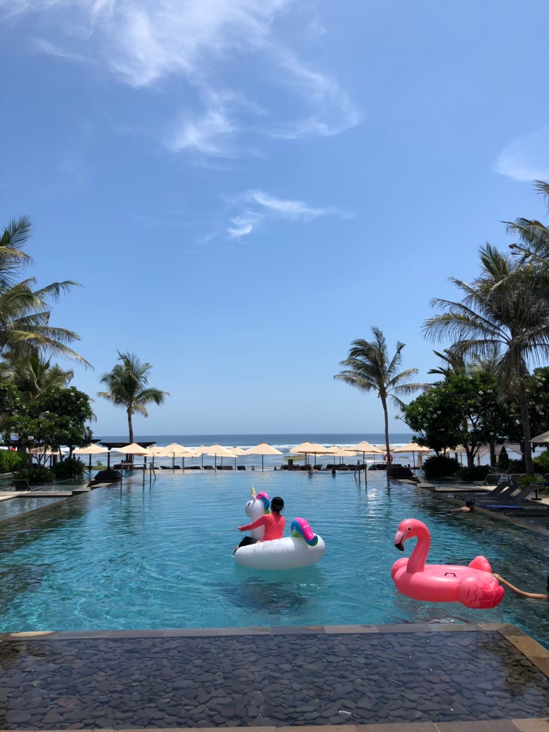 海に漕ぎ出す写真